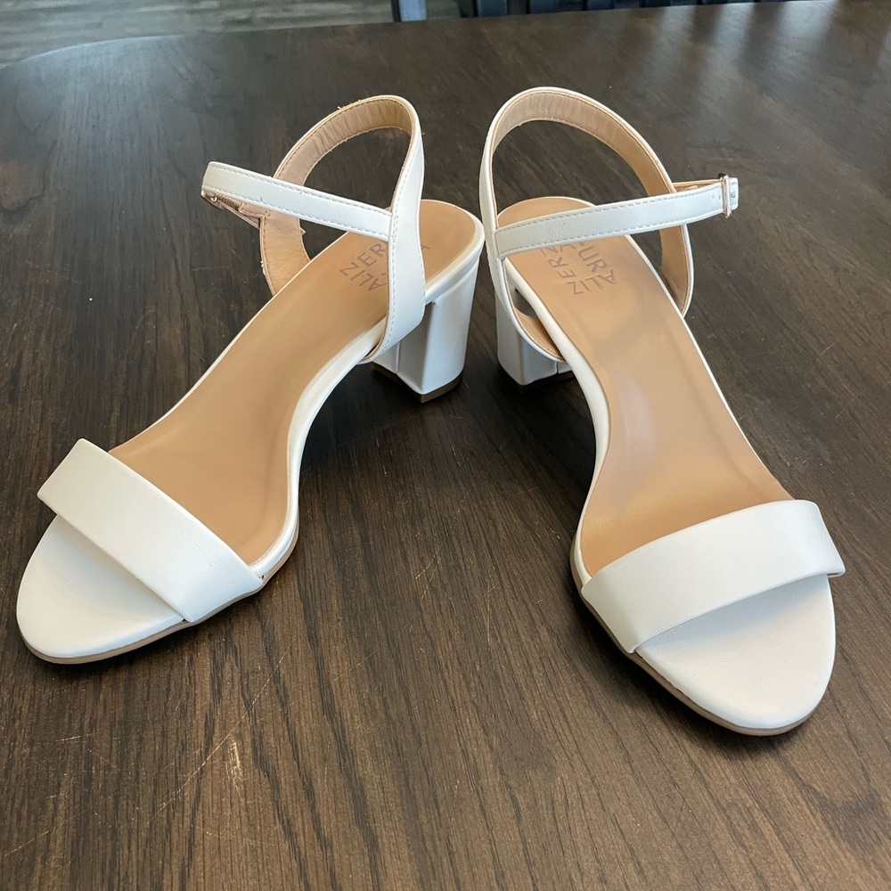 Women’s Heel Sandals. New in Box, Never Worn. Naturalizer Size 7